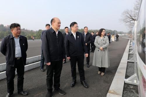 劉越高：大力推動(dòng)高等教育高質(zhì)量發(fā)展，為加快推進(jìn)區(qū)域中心化進(jìn)程提供智力和人才保障