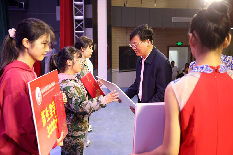 衡陽(yáng)幼高專表彰2020級(jí)優(yōu)秀大專新生 衡陽(yáng)幼高專表彰2020級(jí)優(yōu)秀大專新生