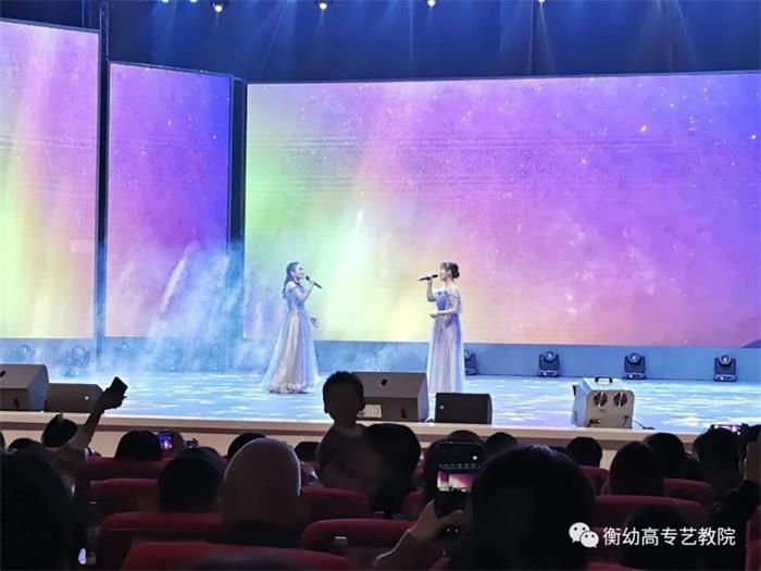 出彩迎新晚會(huì) ▏暢想青春，放飛夢(mèng)想