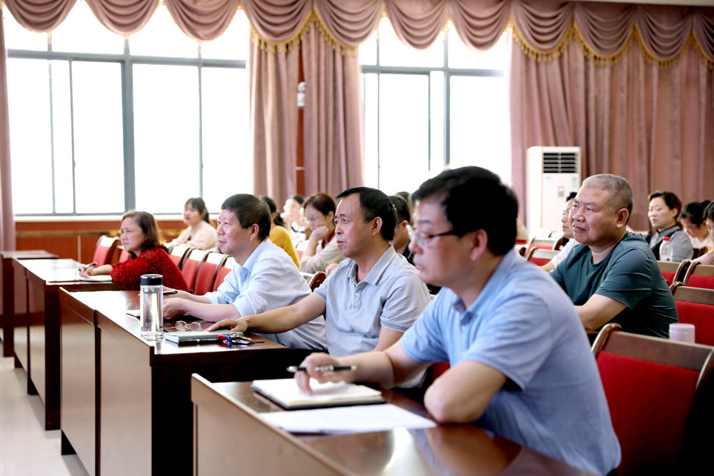 衡陽幼高專舉辦中層干部培訓講座