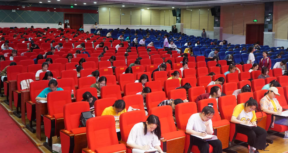 聆聽黨的知識與輝煌黨史，譜寫精神信念的“高歌”——衡陽幼兒師范高等?？茖W(xué)校舉辦2021年度業(yè)余黨校第一期培訓(xùn)班