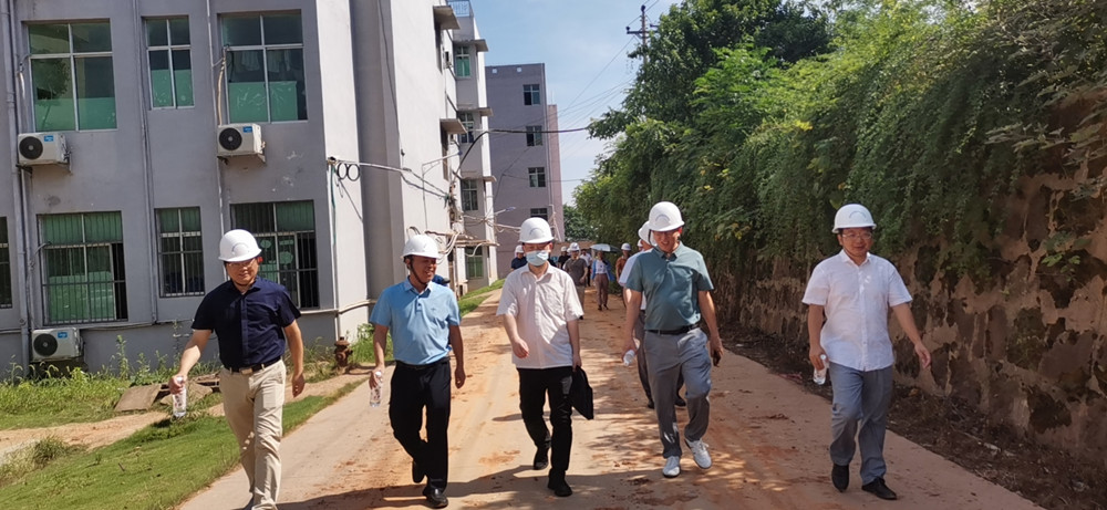 湖南省教育廳發(fā)展規(guī)劃處副處長汪忠明一行來校檢查指導(dǎo)工作