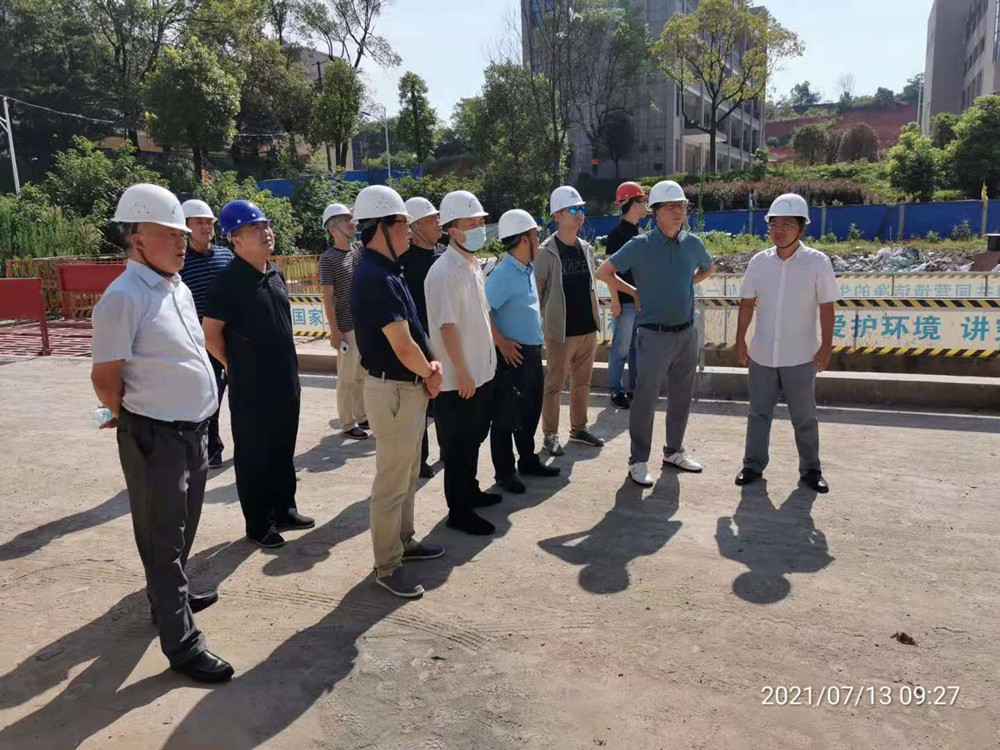 湖南省教育廳發(fā)展規(guī)劃處副處長(zhǎng)汪忠明一行來(lái)校檢查指導(dǎo)工作