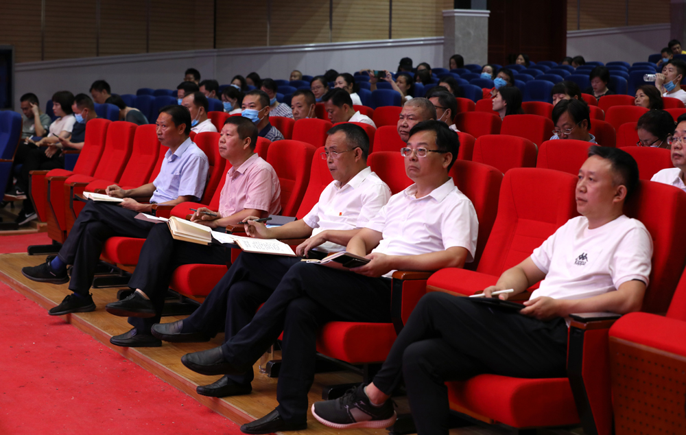 衡陽幼高專舉行學(xué)習(xí)貫徹習(xí)近平總書記“七一”重要講話精神專題宣講報(bào)告會