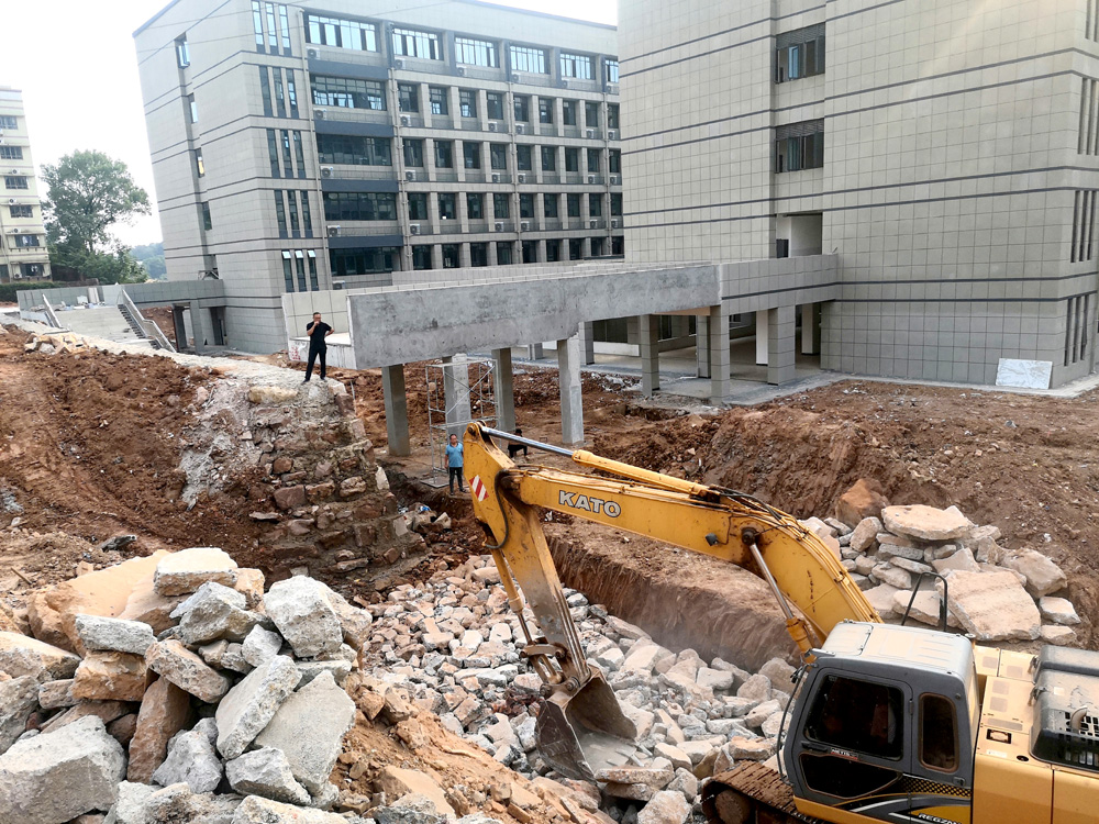 衡陽(yáng)幼高專主要領(lǐng)導(dǎo)調(diào)度推進(jìn)新校區(qū)一期工程建設(shè) 衡陽(yáng)幼高專主要領(lǐng)導(dǎo)調(diào)度推進(jìn)新校區(qū)一期工程建設(shè)