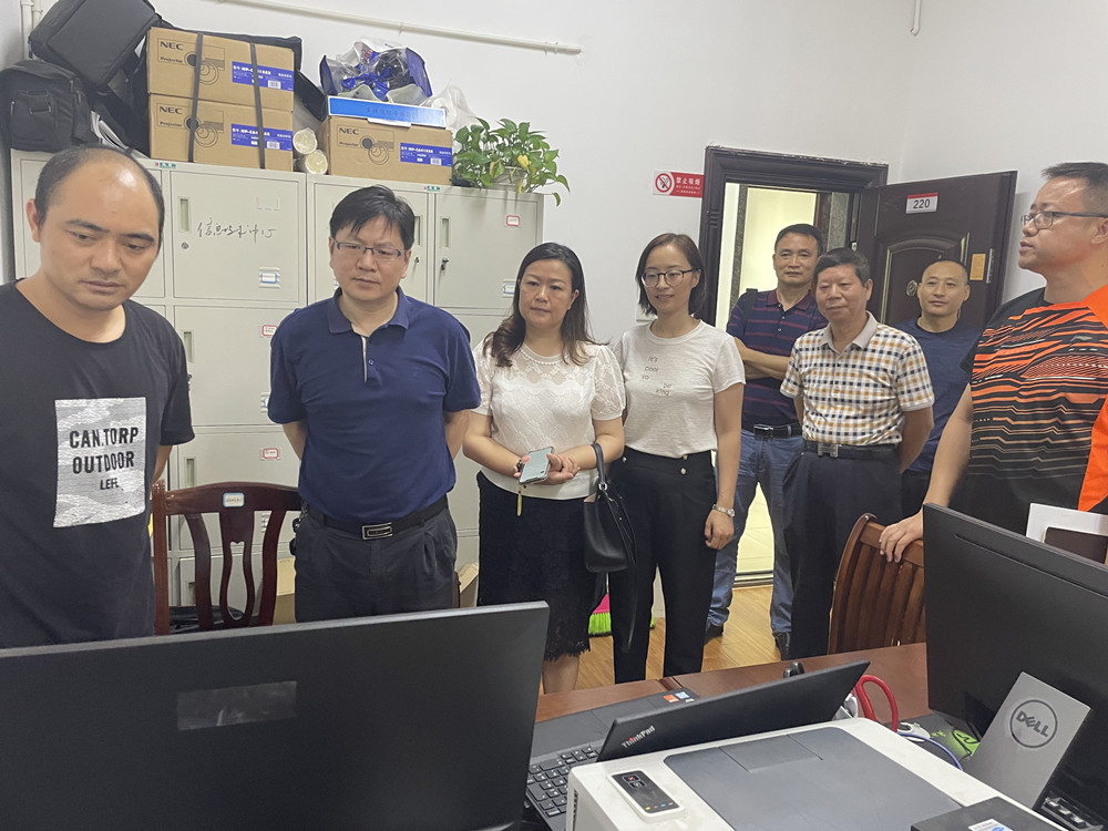 衡陽(yáng)幼兒師范高等專科學(xué)校教育信息化試點(diǎn)項(xiàng)目 接受評(píng)估考察團(tuán)考核驗(yàn)收