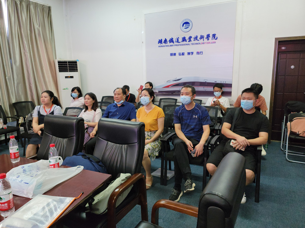 黃炎培職業(yè)教育獎創(chuàng)業(yè)規(guī)劃大賽我校喜獲佳績 黃炎培職業(yè)教育獎創(chuàng)業(yè)規(guī)劃大賽我校喜獲佳績