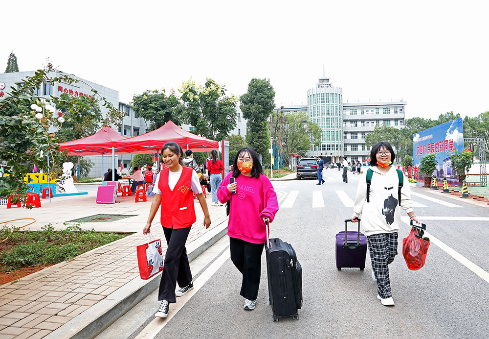 金秋十月，溫情迎新——衡陽幼高專喜迎2021級高招大專新生