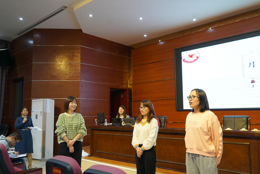 歷史賦予詩(shī)詞，詩(shī)詞光耀我心                  ——衡陽(yáng)幼兒師范高等專(zhuān)科學(xué)校第一屆“中國(guó)詩(shī)詞大會(huì)”選拔賽完美收官