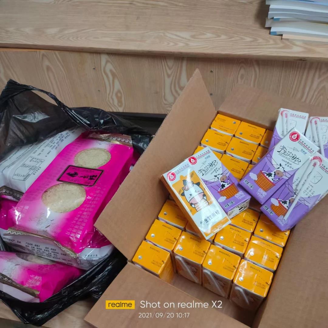 中秋佳節(jié)，師生一起過！