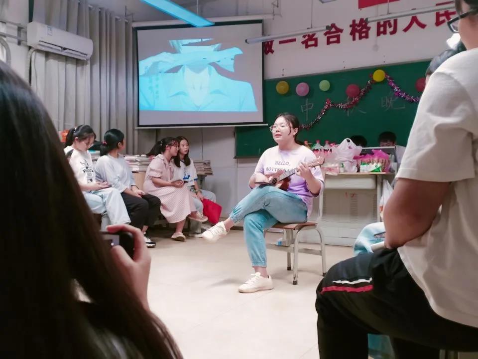 中秋佳節(jié)，師生一起過！