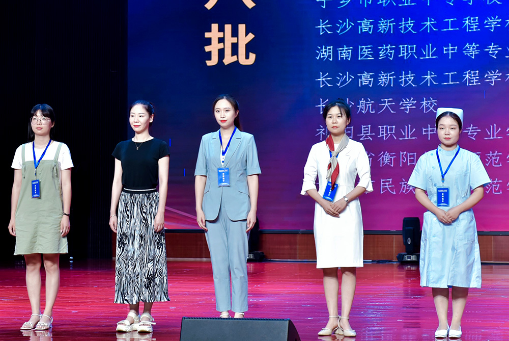 披荊斬棘不畏難，乘風破浪辟新局：2021年師生競賽復盤