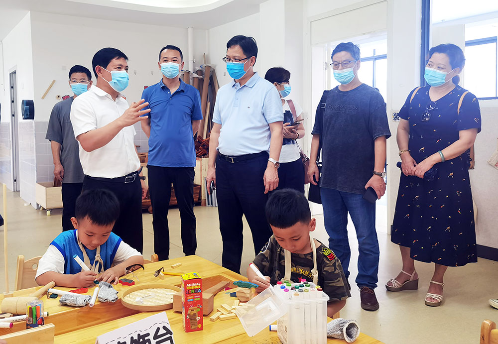 我校赴湖南一師、銅仁幼?？疾旖M成員 學(xué)習(xí)心得摘要