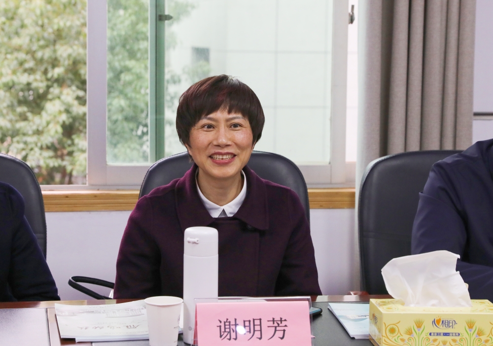 市人大常委會(huì)副主任謝明芳率隊(duì)來(lái)我校調(diào)研音樂(lè)教育教學(xué)工作