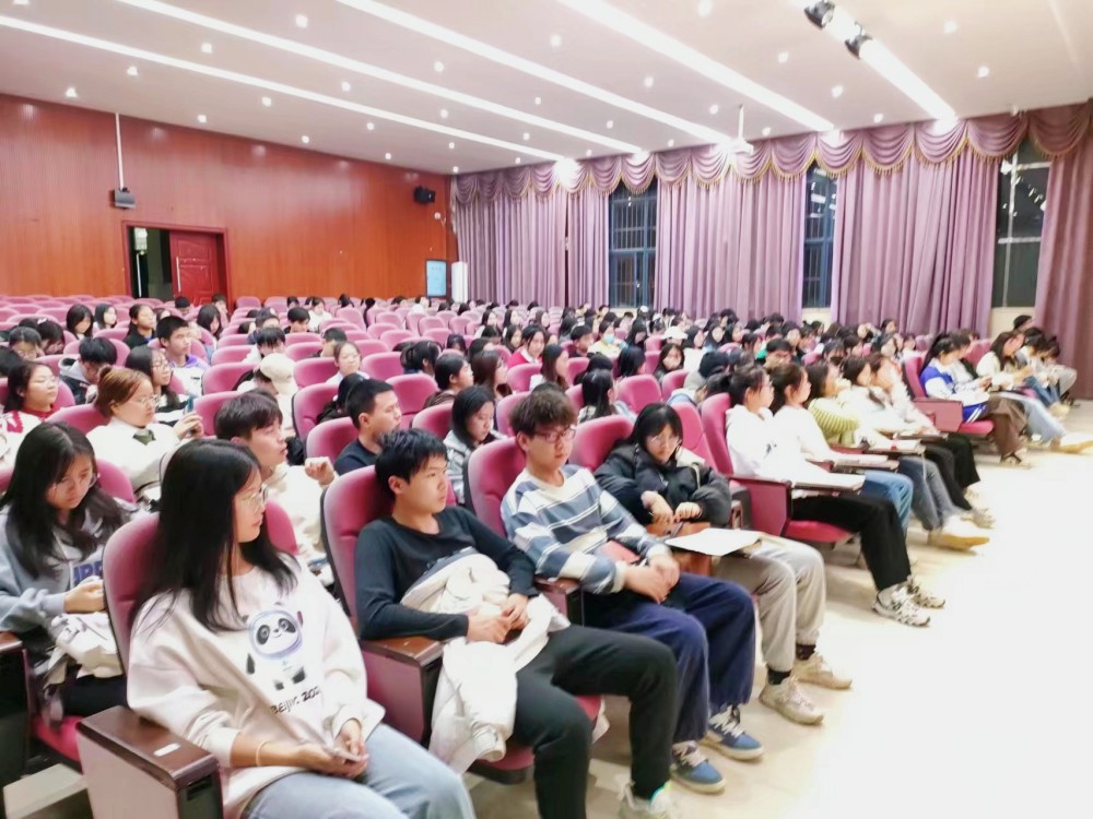 大國良師，卓越小教 ——衡陽幼兒師范高等專科學(xué)校小學(xué)教育系加強(qiáng)學(xué)生干部隊(duì)伍建設(shè)