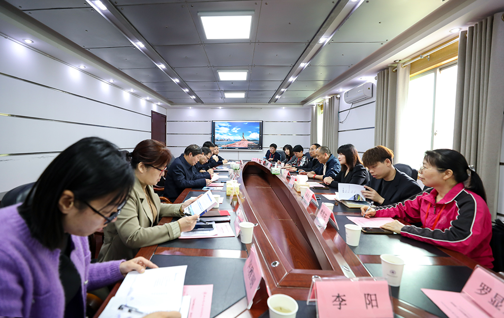 珠海市香洲區(qū)人社部門、區(qū)屬重點(diǎn)企業(yè)負(fù)責(zé)人代表團(tuán)來我校調(diào)研交流