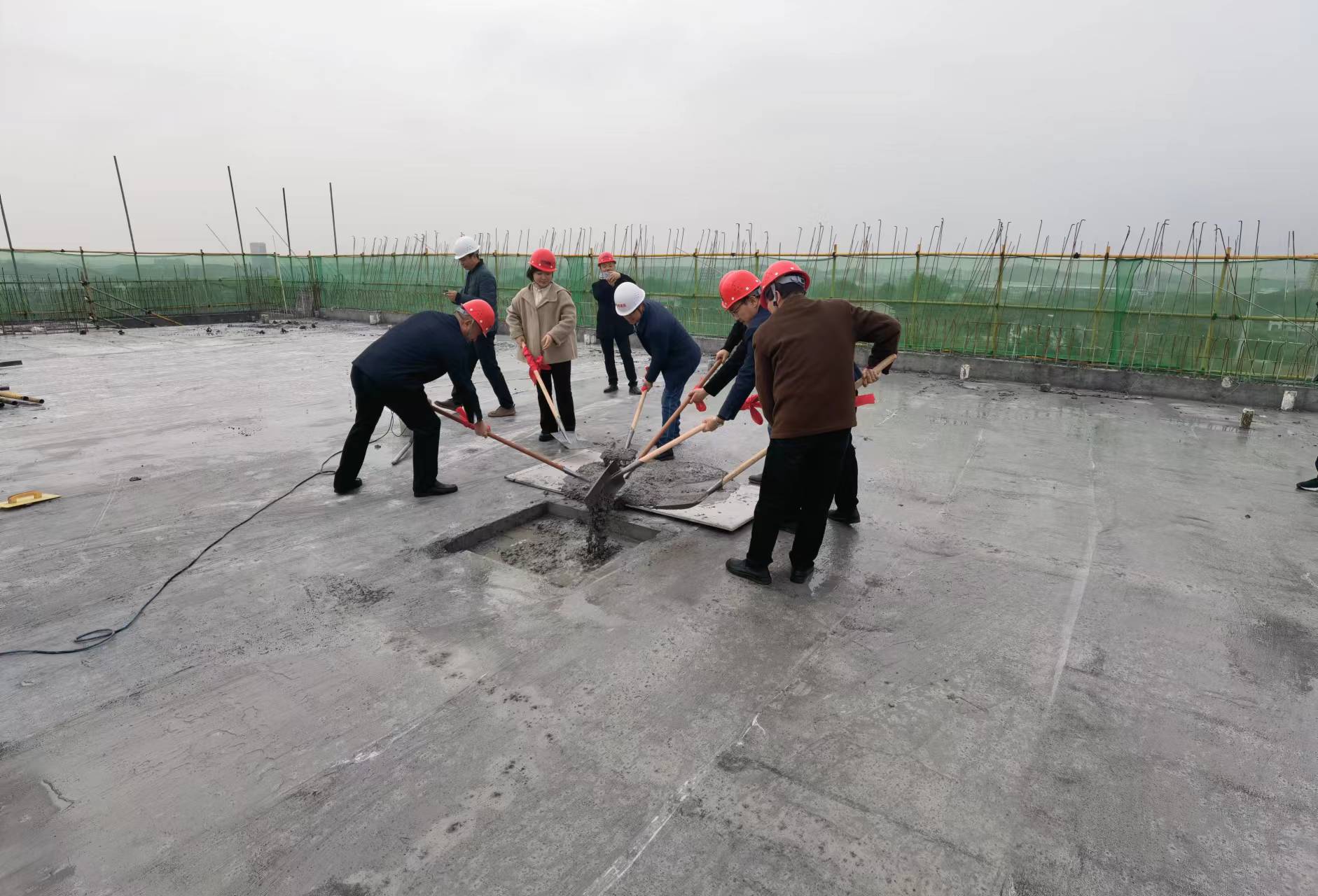 衡陽幼兒師范高等?？茖W(xué)校14#學(xué)生宿舍順利封頂