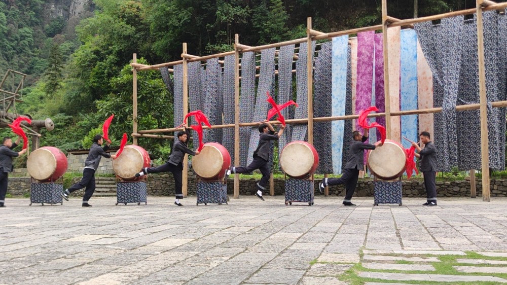 我校藝術(shù)系組織師生赴湘西開展民間音樂采風(fēng)教學(xué)活動