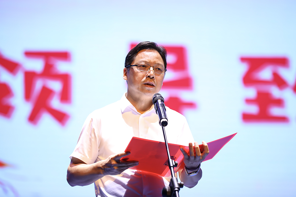 暢享六一 相伴成長(zhǎng)——校領(lǐng)導(dǎo)與附屬幼兒園師生共慶“六一” 暢享六一 相伴成長(zhǎng)——校領(lǐng)導(dǎo)與附屬幼兒園師生共慶“六一”