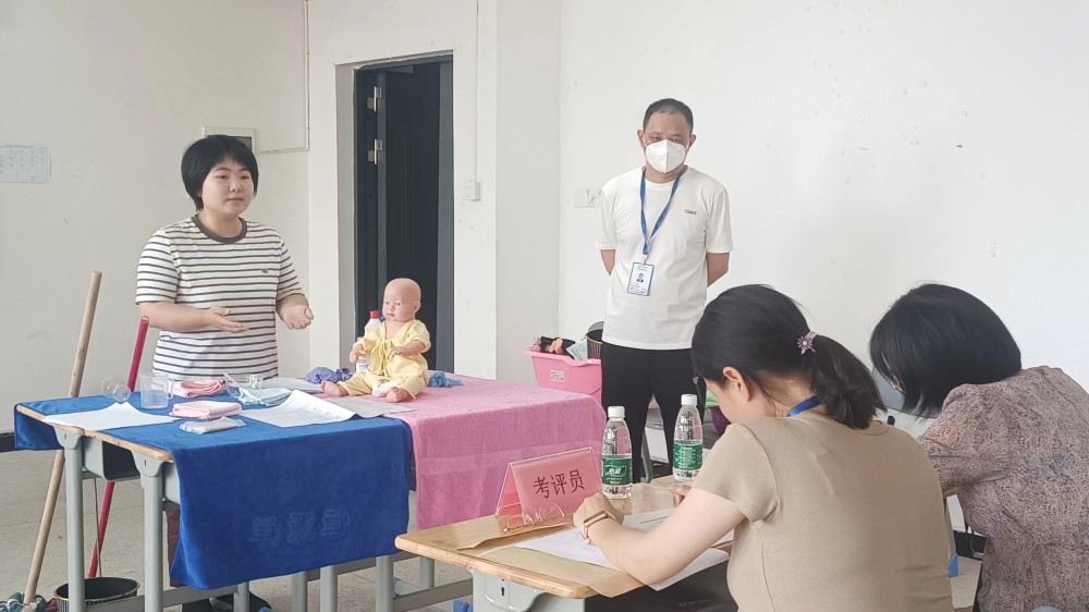 我校育嬰員、保育師職業(yè)技能等級(jí)認(rèn)定考試順利舉行