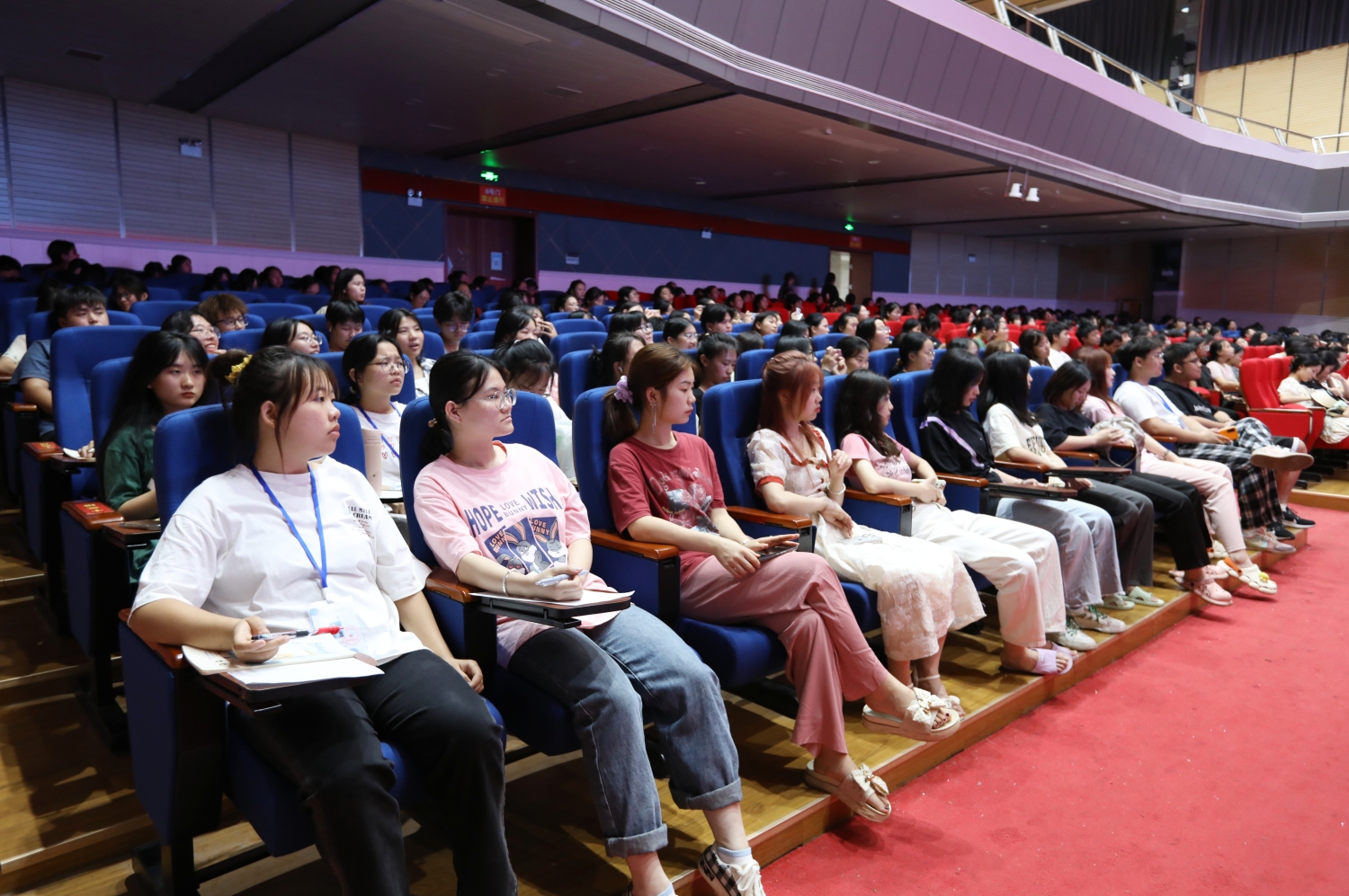 與名師對話|數(shù)信系舉辦教師專業(yè)成長專題講座 與名師對話|數(shù)信系舉辦教師專業(yè)成長專題講座