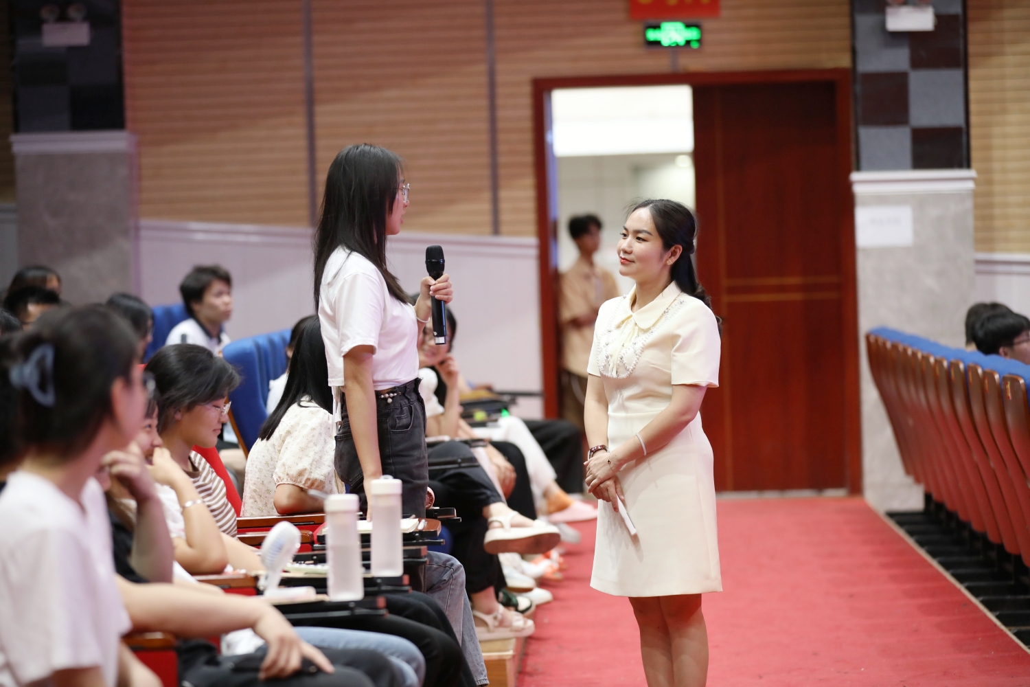 與名師對話|數(shù)信系舉辦教師專業(yè)成長專題講座 與名師對話|數(shù)信系舉辦教師專業(yè)成長專題講座