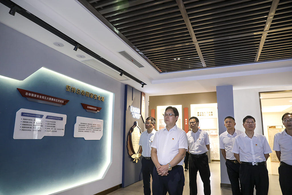 弘揚革命精神  傳承紅色基因——衡陽幼兒師專黨委理論學(xué)習(xí)中心組開展主題黨日活動